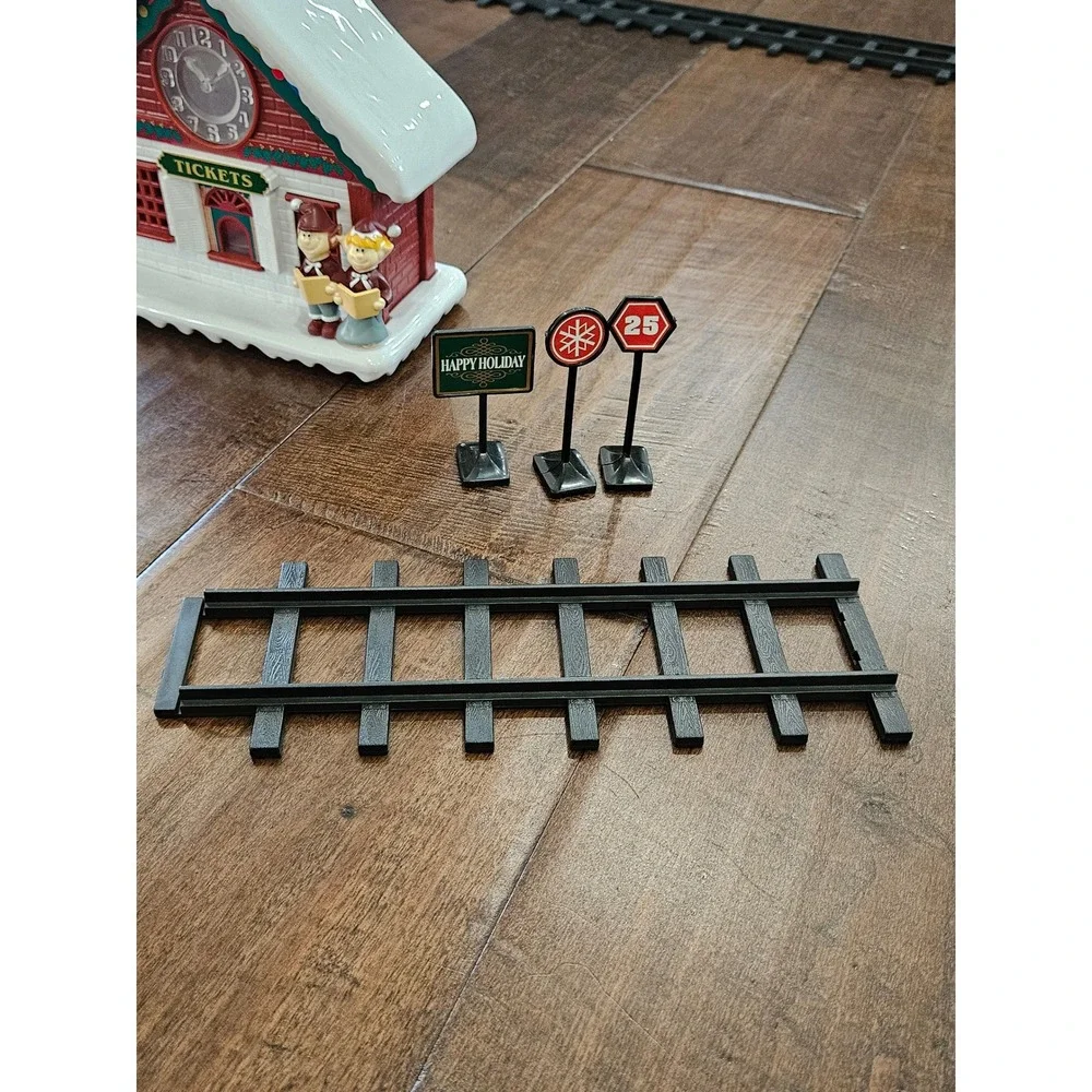 Santas Express Christmas Train Set North Pole 1225 Locomotive Holiday Decor